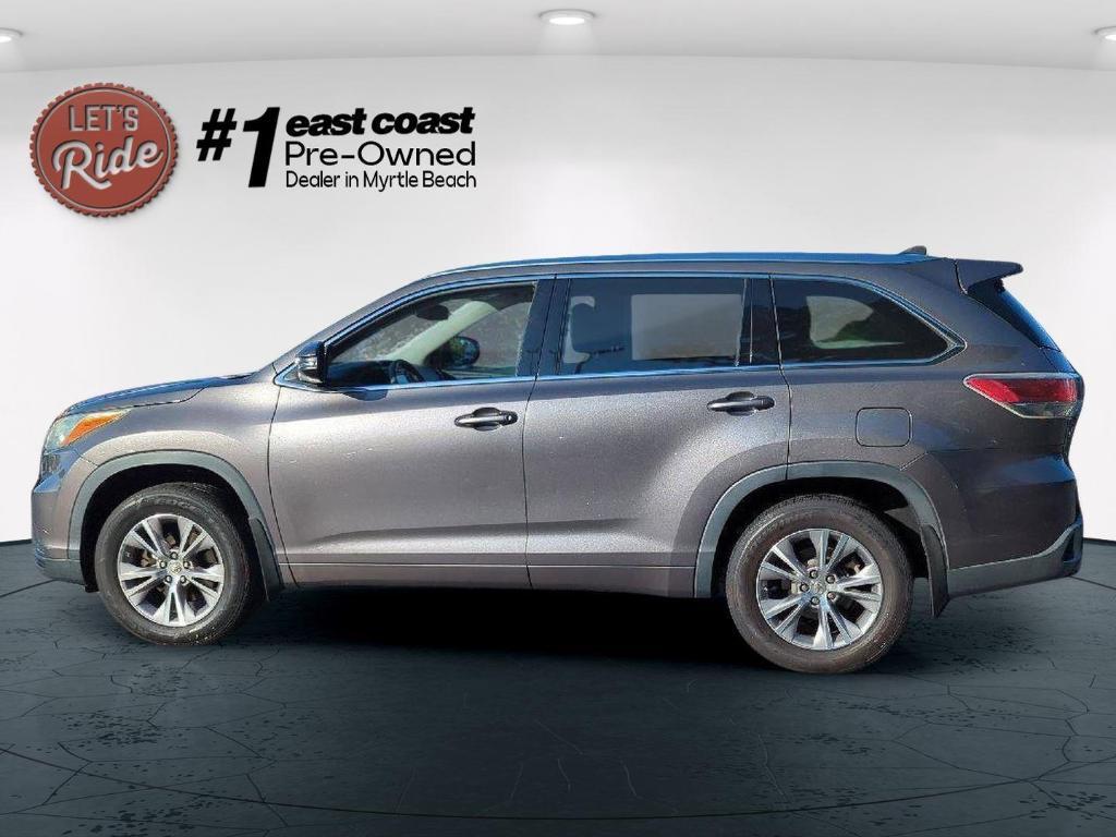 used 2015 Toyota Highlander car, priced at $11,687