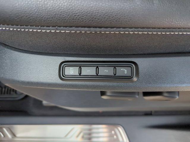 new 2025 Volkswagen Atlas Cross Sport car
