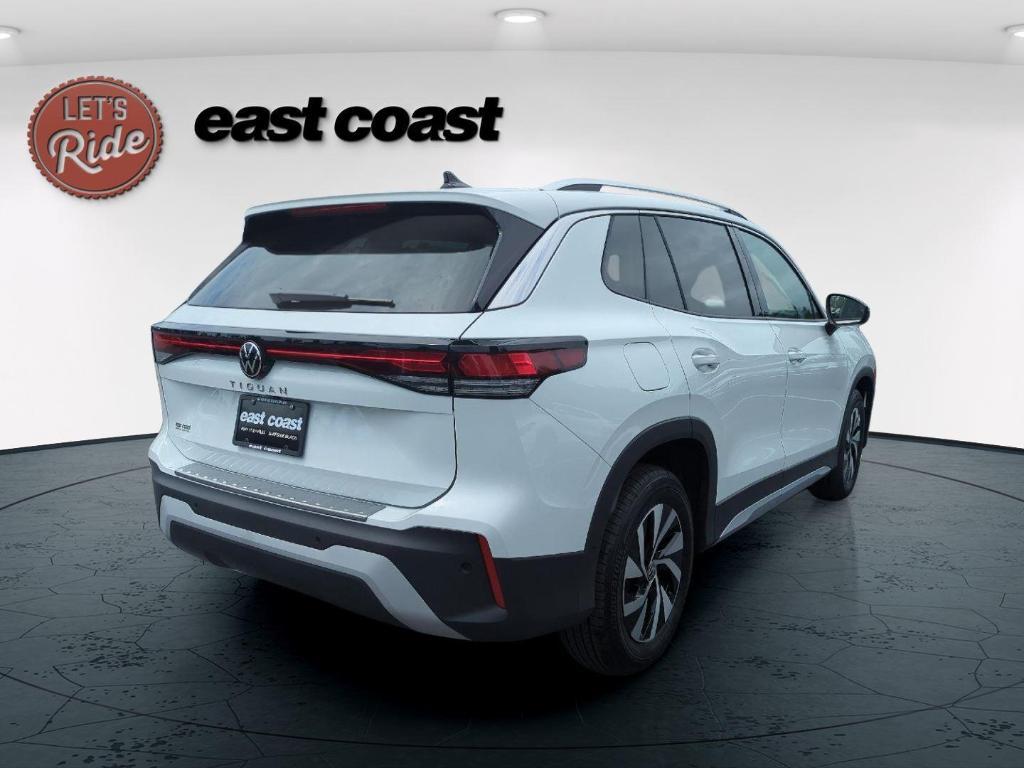 new 2025 Volkswagen Tiguan car, priced at $27,976