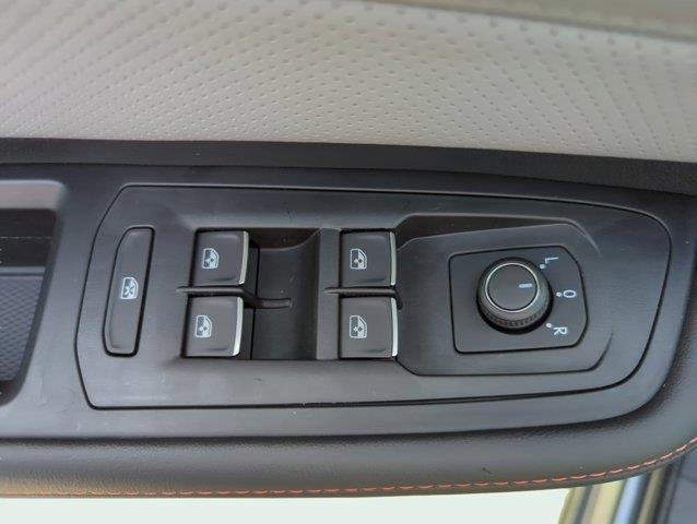 new 2025 Volkswagen Atlas car, priced at $50,224