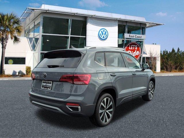 new 2024 Volkswagen Taos car