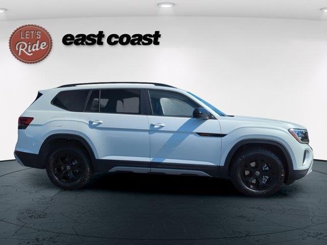 new 2024 Volkswagen Atlas car, priced at $53,966