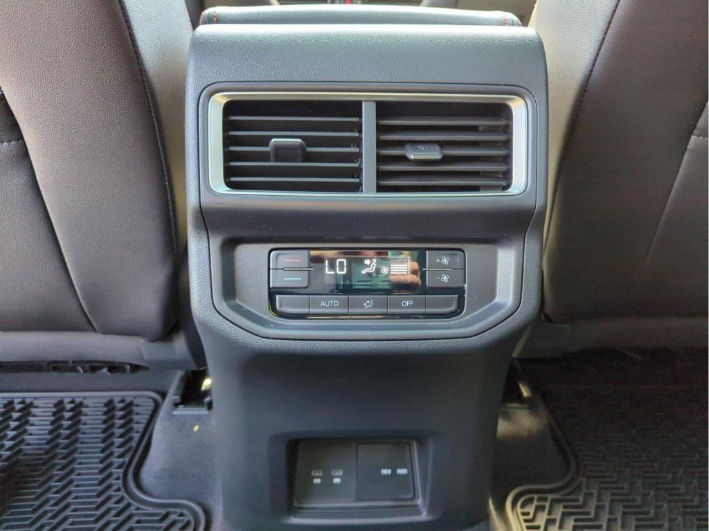 new 2024 Volkswagen Atlas car, priced at $52,966
