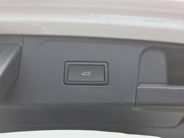 new 2025 Volkswagen Atlas car