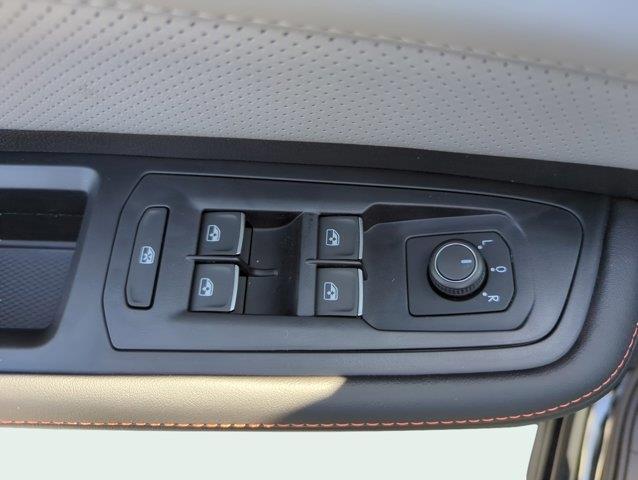 new 2025 Volkswagen Atlas car, priced at $48,671