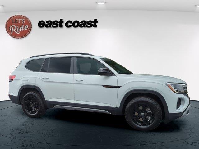 new 2025 Volkswagen Atlas car, priced at $48,671