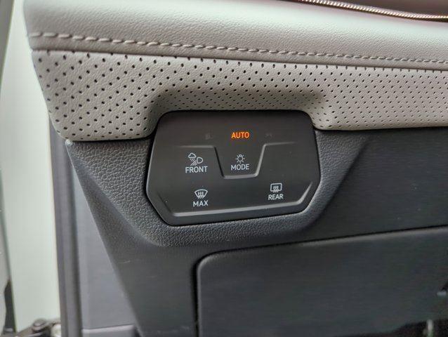 new 2025 Volkswagen Atlas car, priced at $48,671