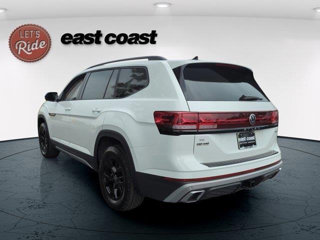 new 2025 Volkswagen Atlas car, priced at $48,671