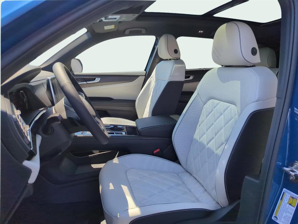 new 2025 Volkswagen Atlas Cross Sport car