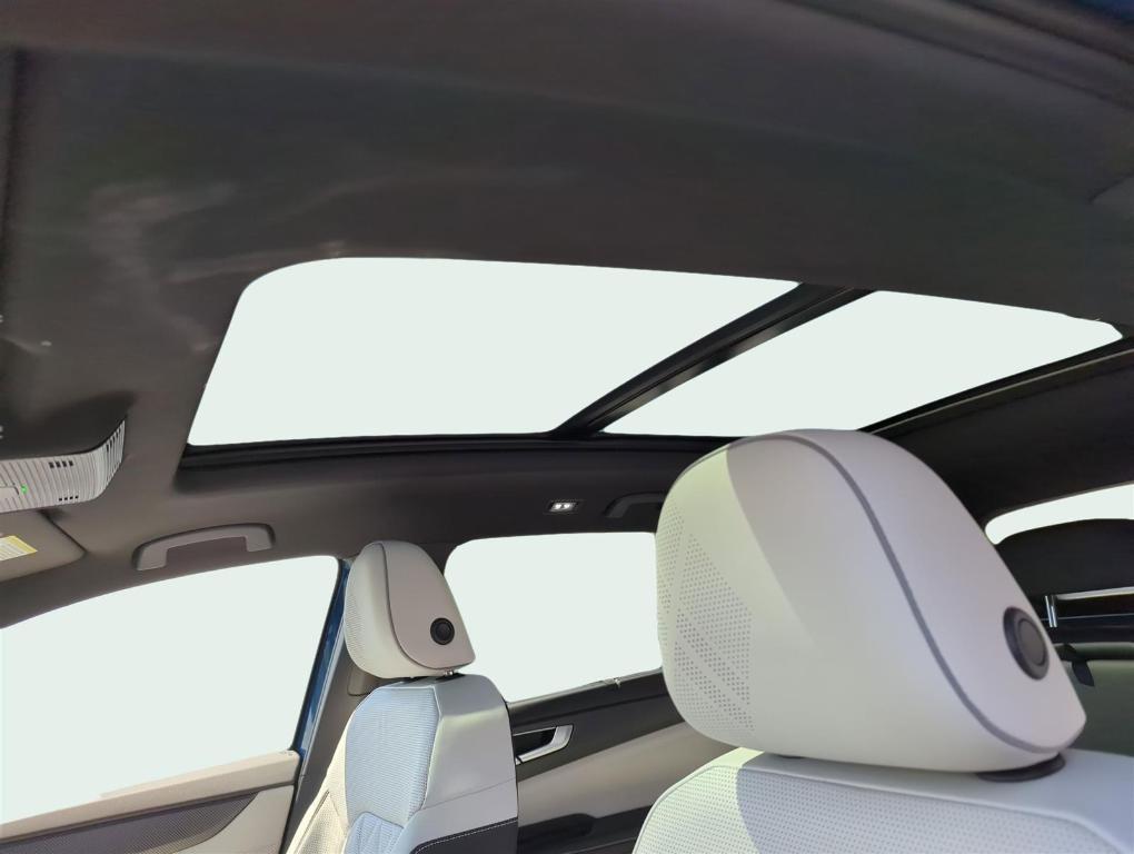 new 2025 Volkswagen Atlas Cross Sport car