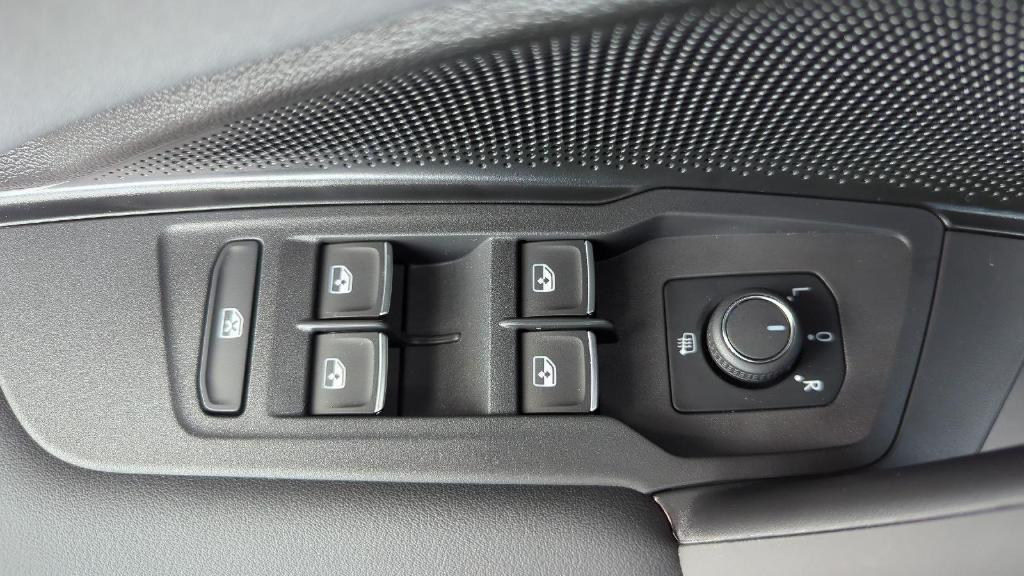 new 2025 Volkswagen Tiguan car, priced at $36,212