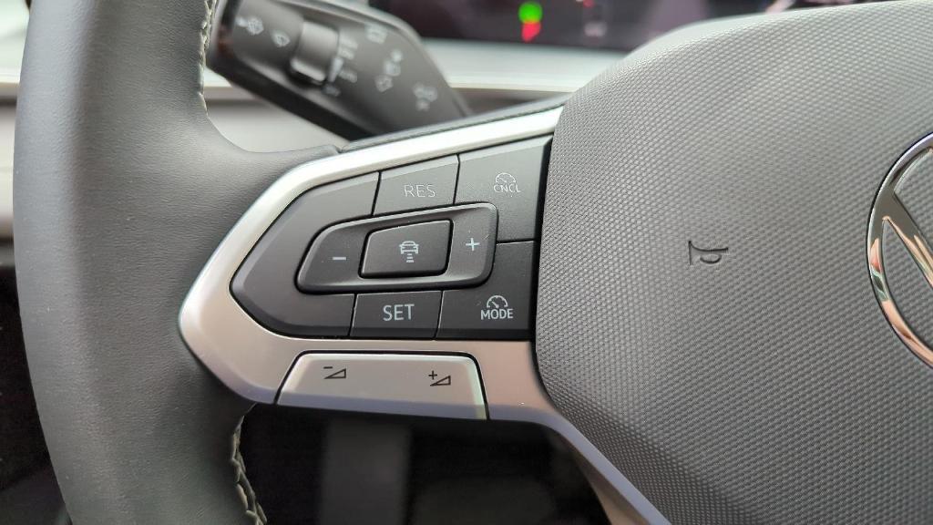new 2025 Volkswagen Tiguan car, priced at $33,087