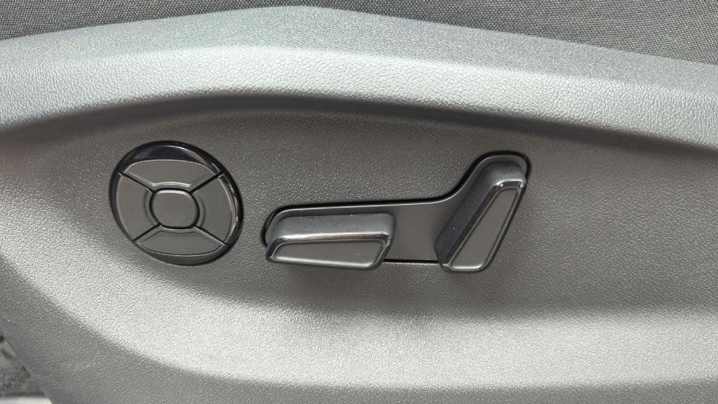 new 2025 Volkswagen Tiguan car, priced at $33,087