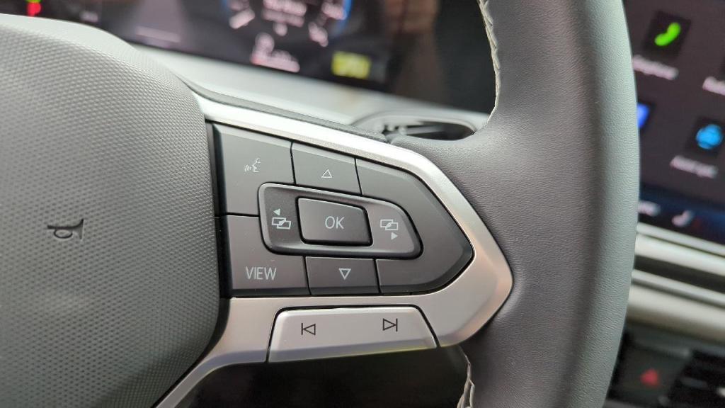 new 2025 Volkswagen Tiguan car, priced at $33,087