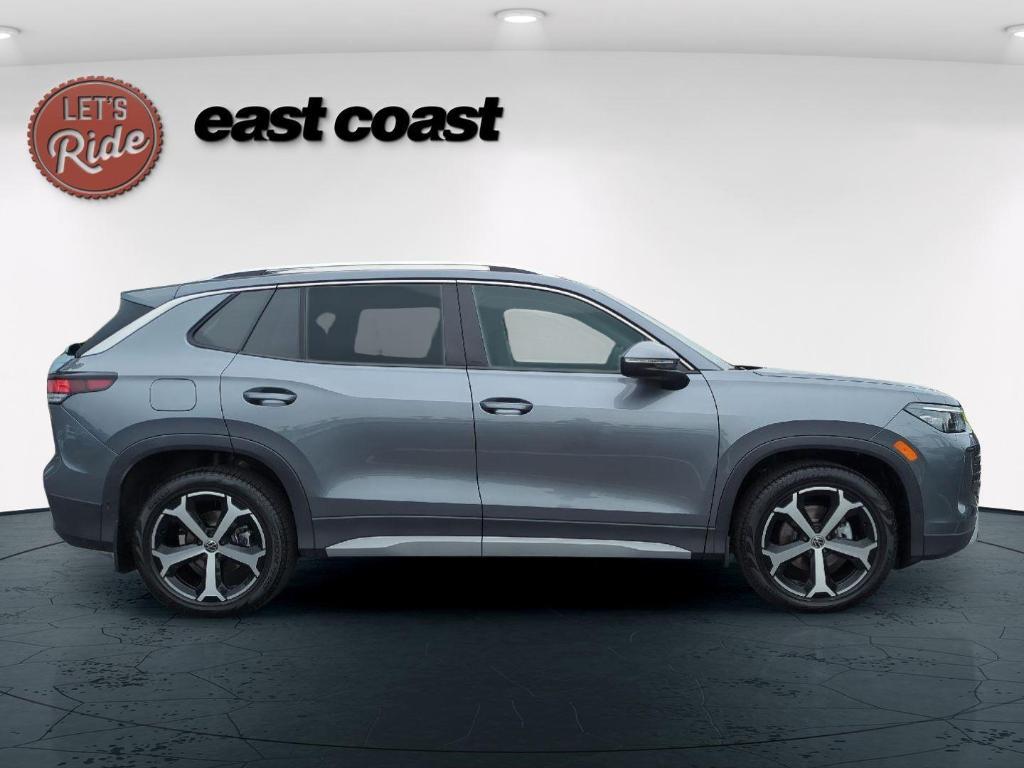 new 2025 Volkswagen Tiguan car, priced at $33,087