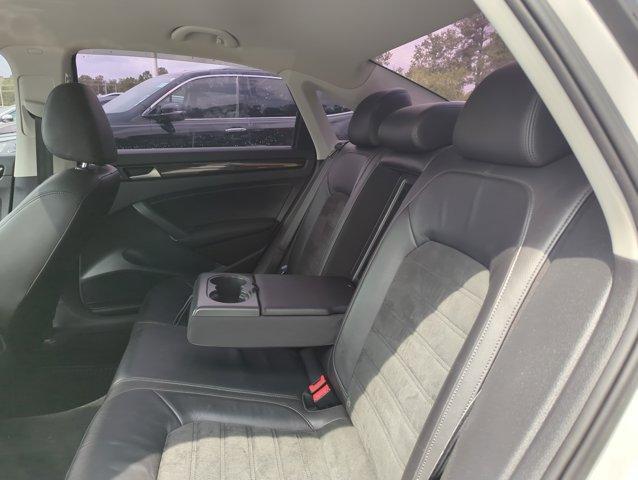 used 2015 Volkswagen Passat car