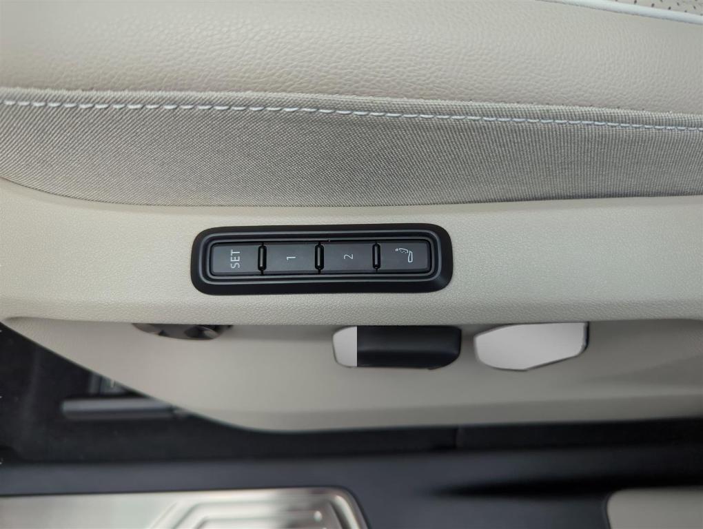 new 2025 Volkswagen Atlas car