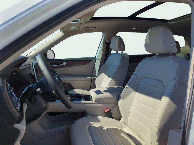 new 2025 Volkswagen Atlas car, priced at $52,001