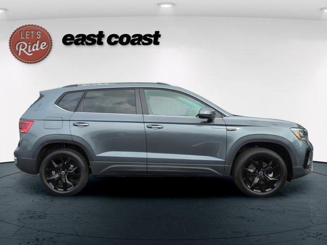 new 2024 Volkswagen Taos car, priced at $32,115