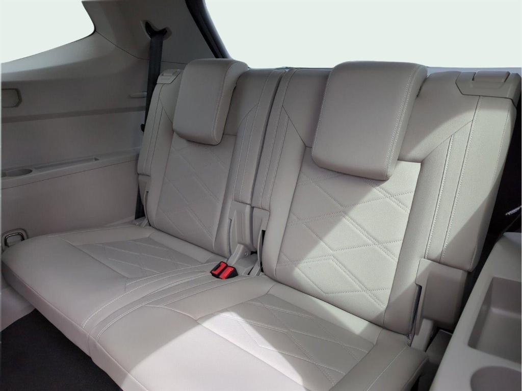 new 2025 Volkswagen Atlas car, priced at $37,183