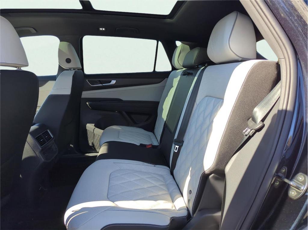 new 2025 Volkswagen Atlas Cross Sport car