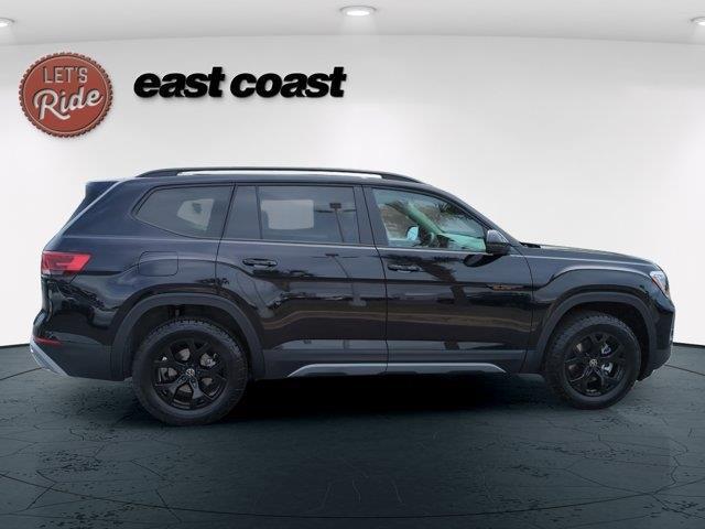 new 2025 Volkswagen Atlas car, priced at $49,366