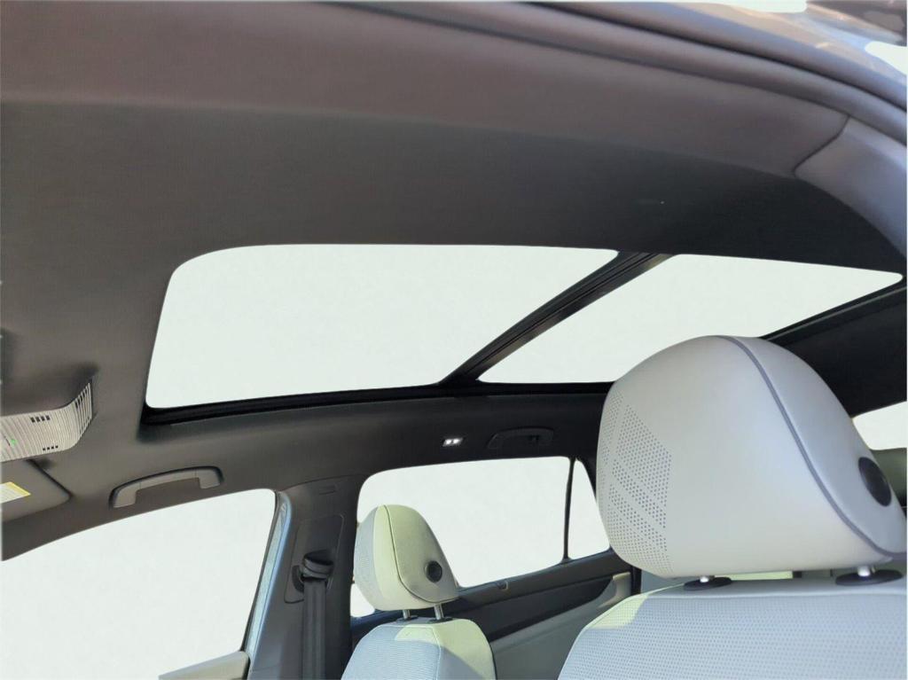 new 2025 Volkswagen Atlas Cross Sport car