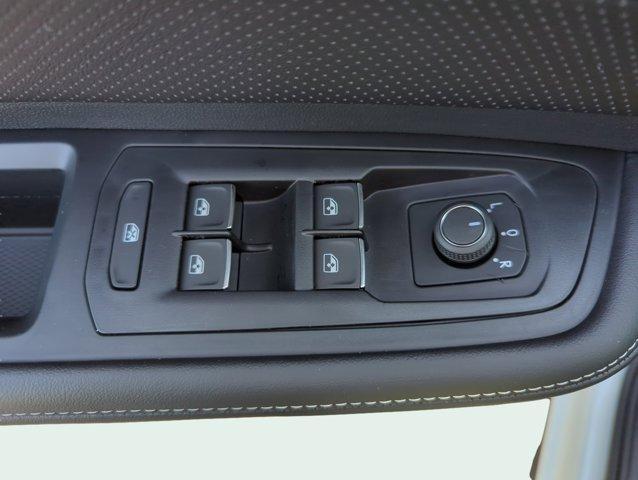 new 2025 Volkswagen Atlas car, priced at $46,386