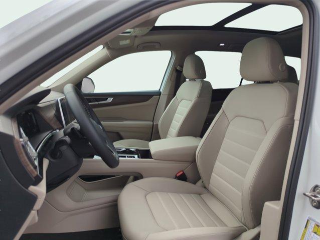 new 2025 Volkswagen Atlas car, priced at $51,769