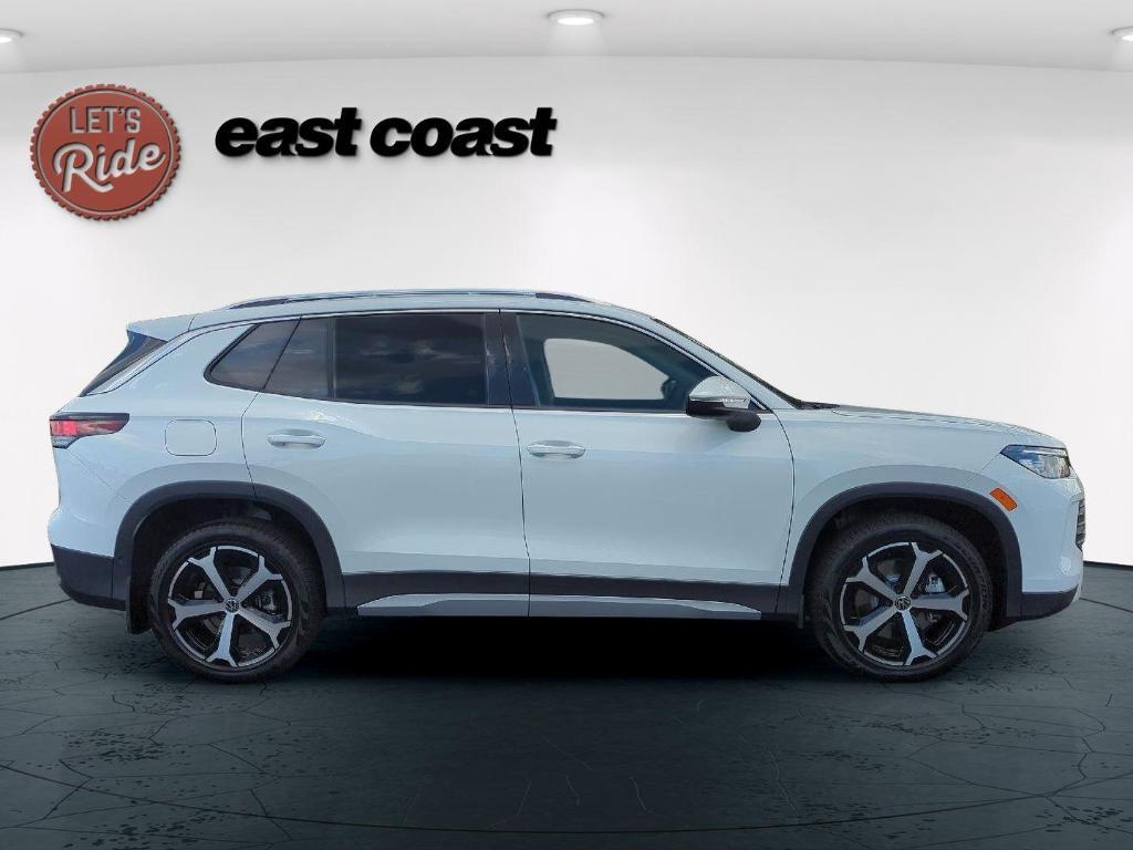 new 2025 Volkswagen Tiguan car, priced at $36,262