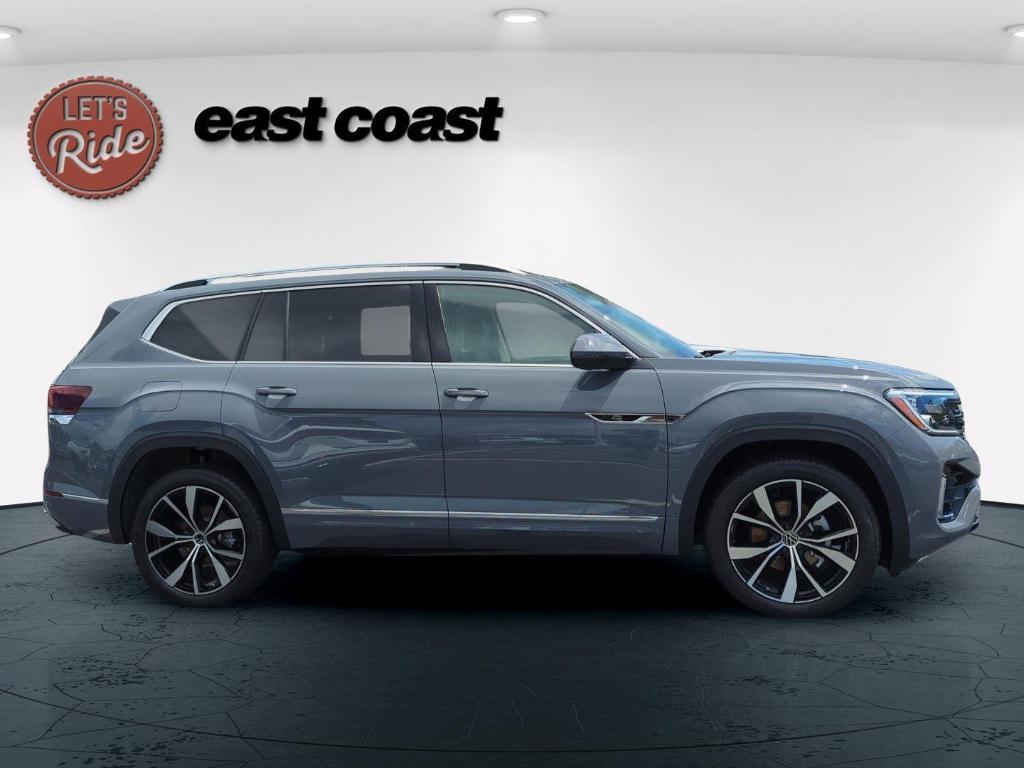 new 2025 Volkswagen Atlas car, priced at $51,006