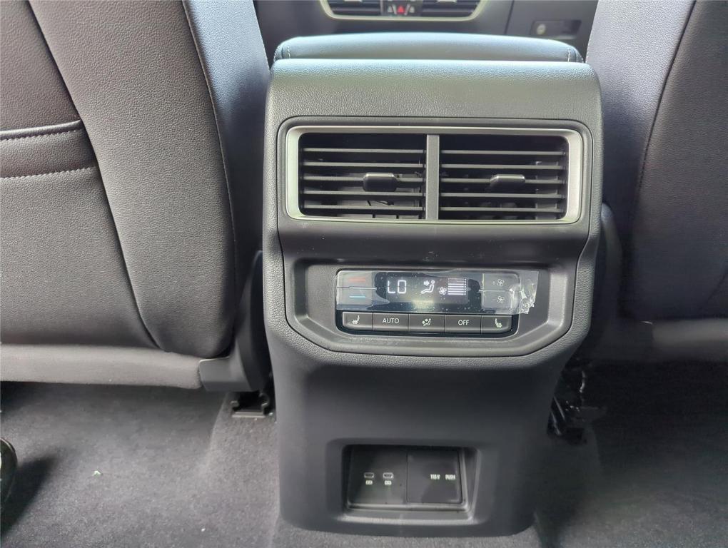 new 2025 Volkswagen Atlas car, priced at $51,006
