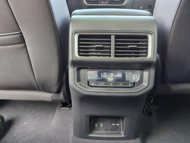 new 2025 Volkswagen Atlas car