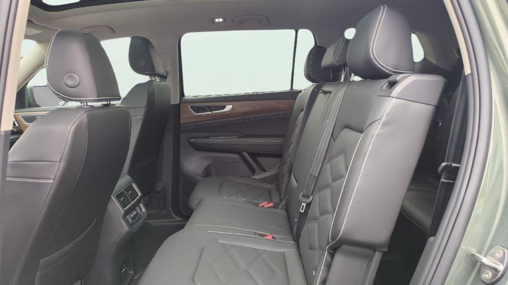 new 2026 Volkswagen Atlas car, priced at $45,291