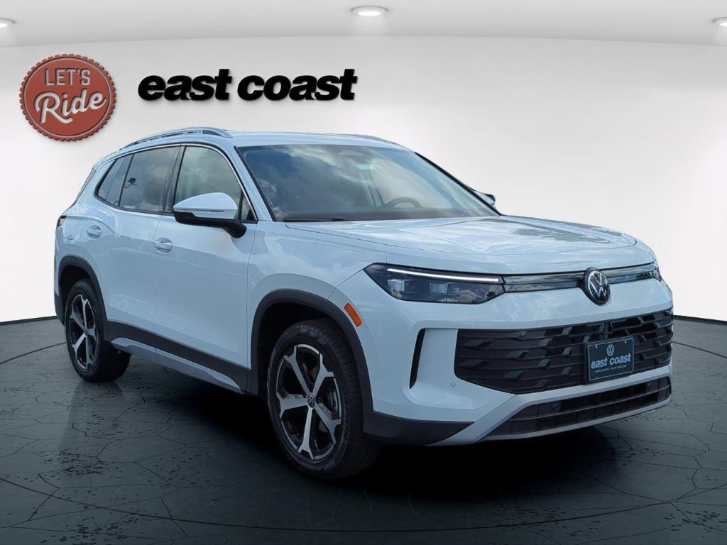 new 2025 Volkswagen Tiguan car, priced at $32,094