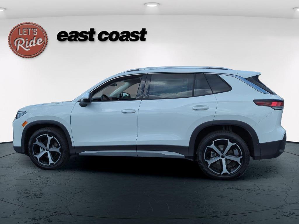 new 2025 Volkswagen Tiguan car, priced at $32,094