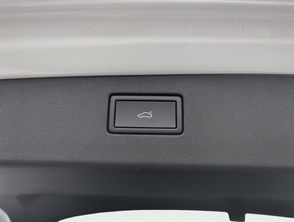 new 2025 Volkswagen Tiguan car, priced at $32,094