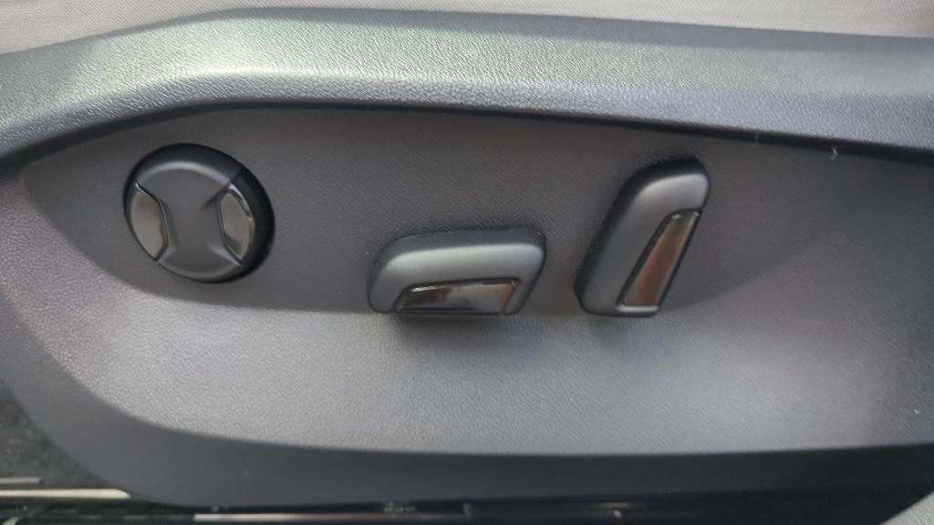 new 2025 Volkswagen Taos car, priced at $31,556