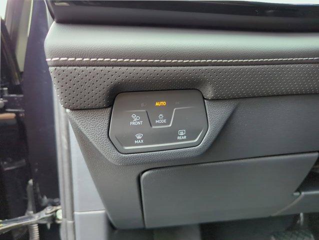 new 2025 Volkswagen Atlas car, priced at $46,666