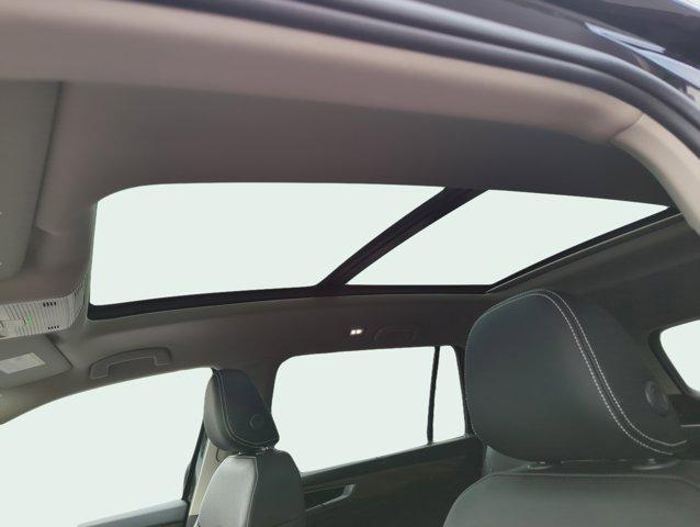 new 2025 Volkswagen Atlas car, priced at $46,666