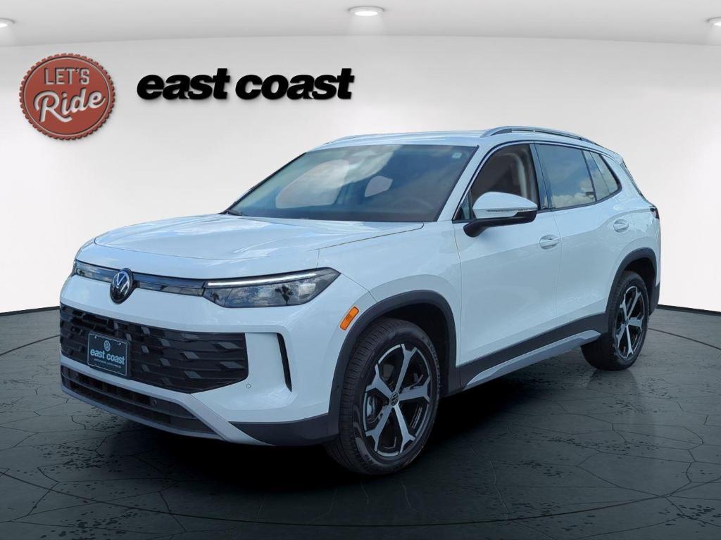 used 2025 Volkswagen Tiguan car, priced at $32,893