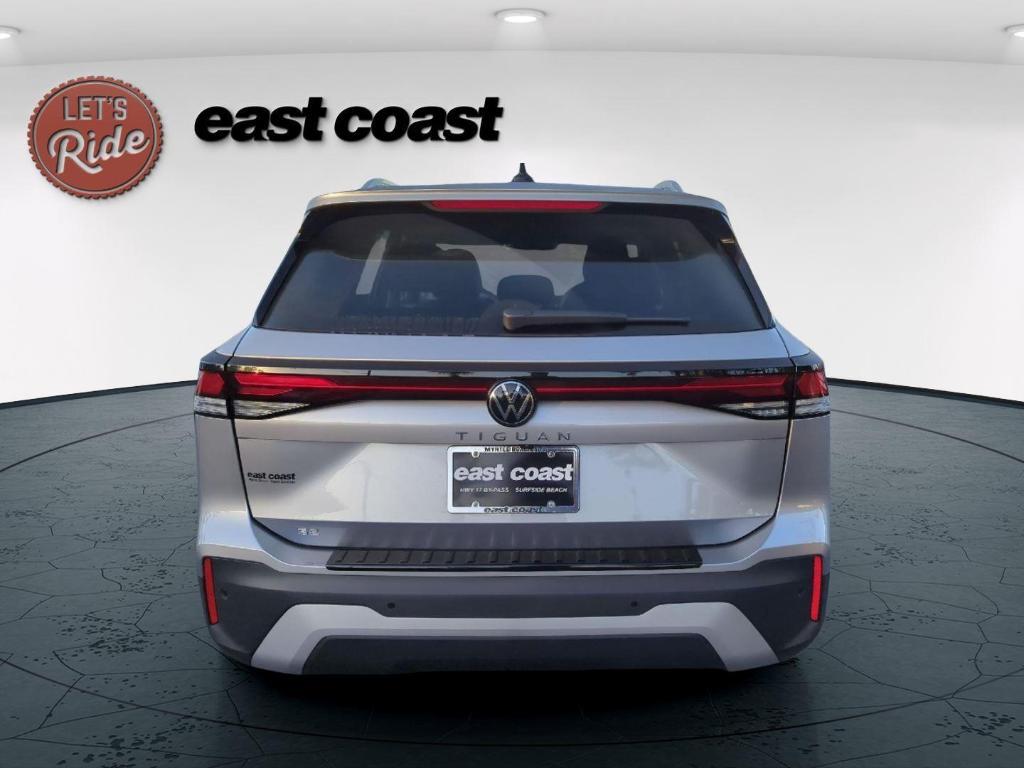 new 2025 Volkswagen Tiguan car, priced at $31,991