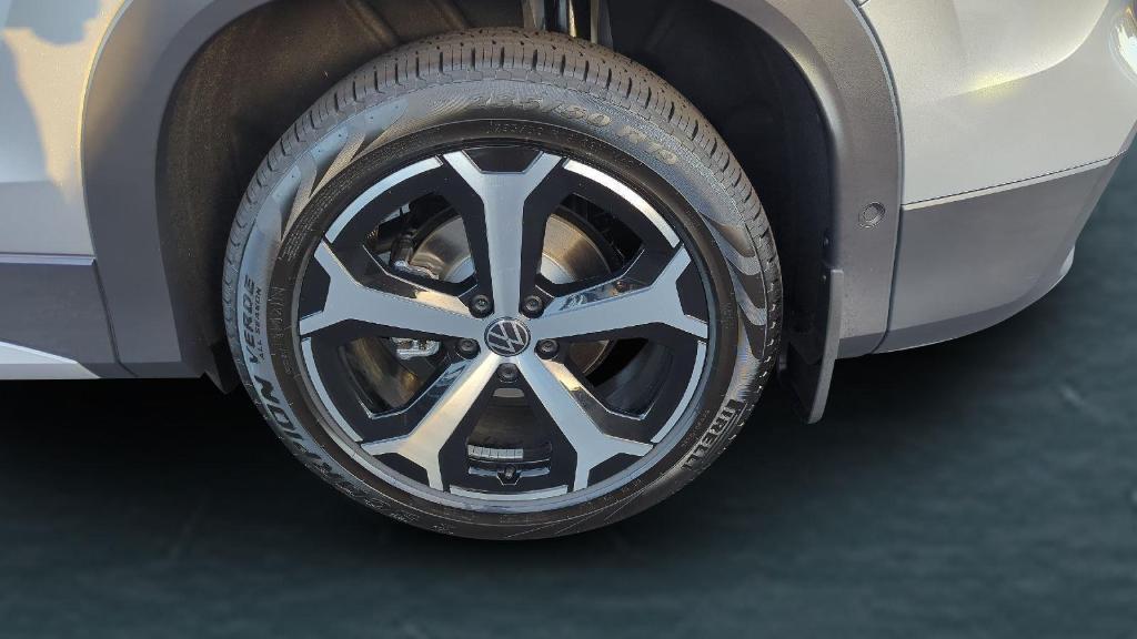 new 2025 Volkswagen Tiguan car, priced at $31,991