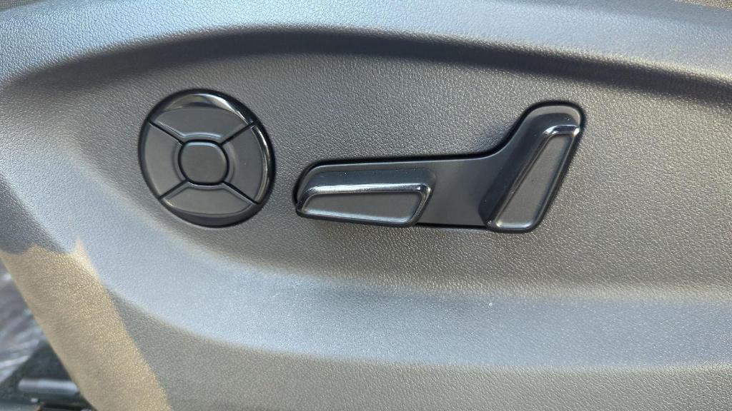 new 2025 Volkswagen Tiguan car, priced at $31,991