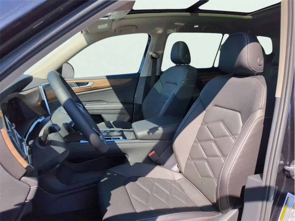 new 2025 Volkswagen Atlas car, priced at $42,718