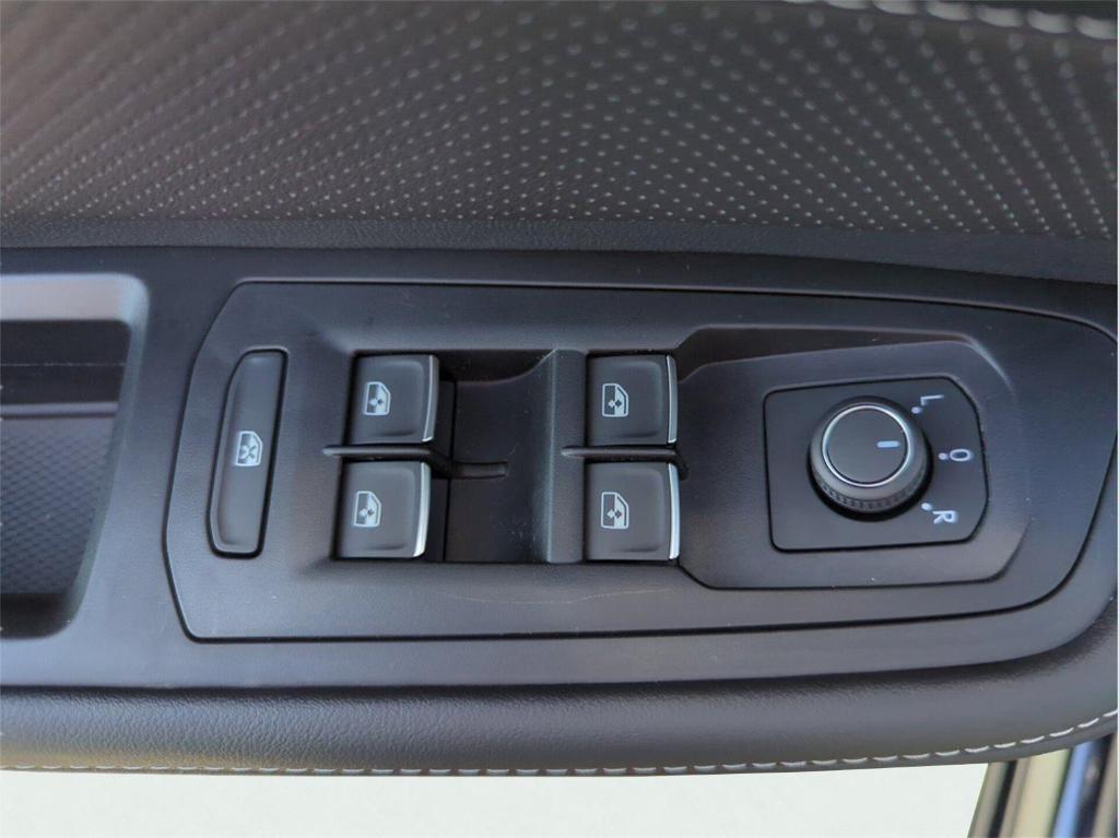new 2025 Volkswagen Atlas car, priced at $42,718