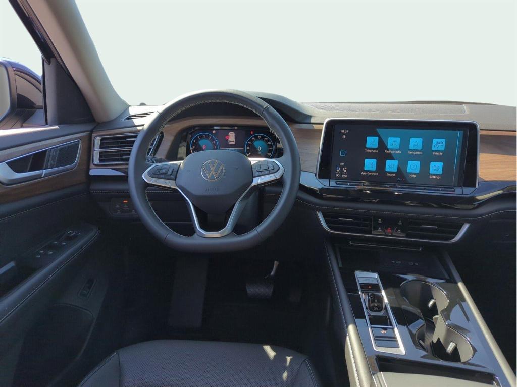 new 2025 Volkswagen Atlas car, priced at $44,718