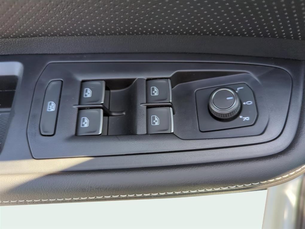 new 2025 Volkswagen Atlas car, priced at $46,665