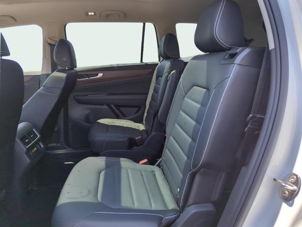 new 2025 Volkswagen Atlas car, priced at $46,665