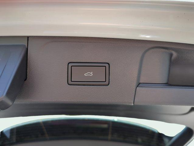 new 2025 Volkswagen Atlas car, priced at $51,665